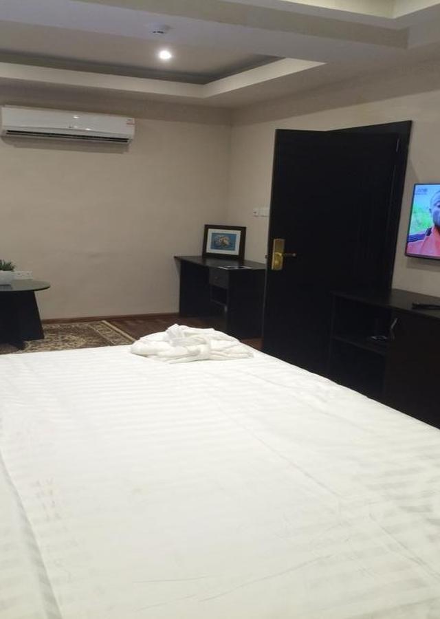 Tivoli Hotel Seafront Ikoyi Aliayabiagba Bagian luar foto