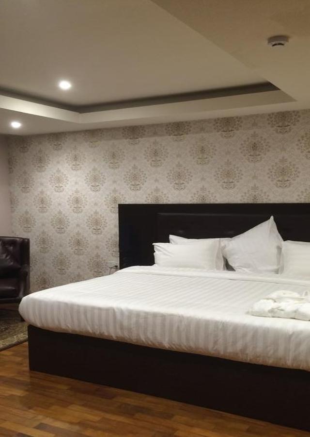 Tivoli Hotel Seafront Ikoyi Aliayabiagba Bagian luar foto