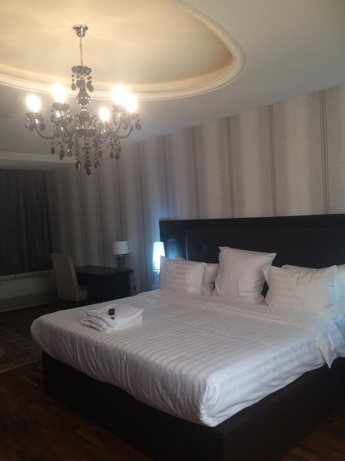 Tivoli Hotel Seafront Ikoyi Aliayabiagba Bagian luar foto
