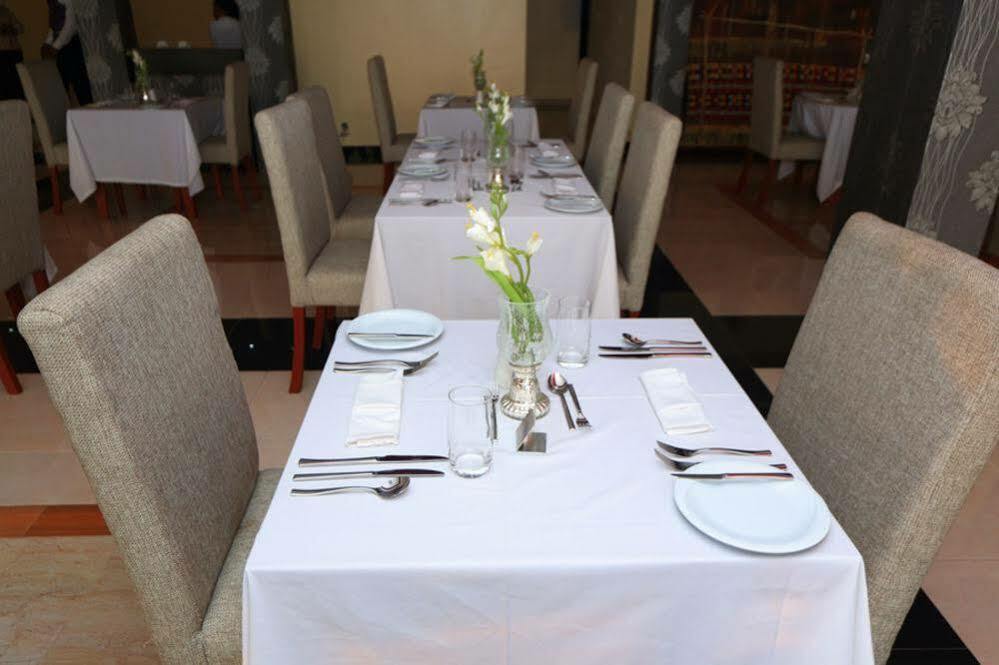 Tivoli Hotel Seafront Ikoyi Aliayabiagba Bagian luar foto