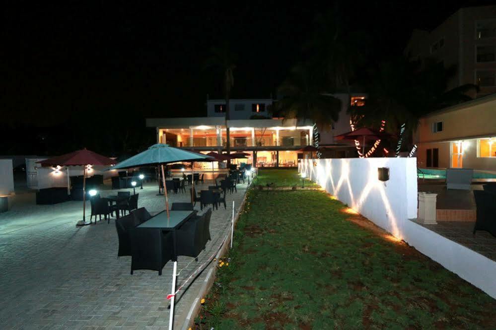 Tivoli Hotel Seafront Ikoyi Aliayabiagba Bagian luar foto