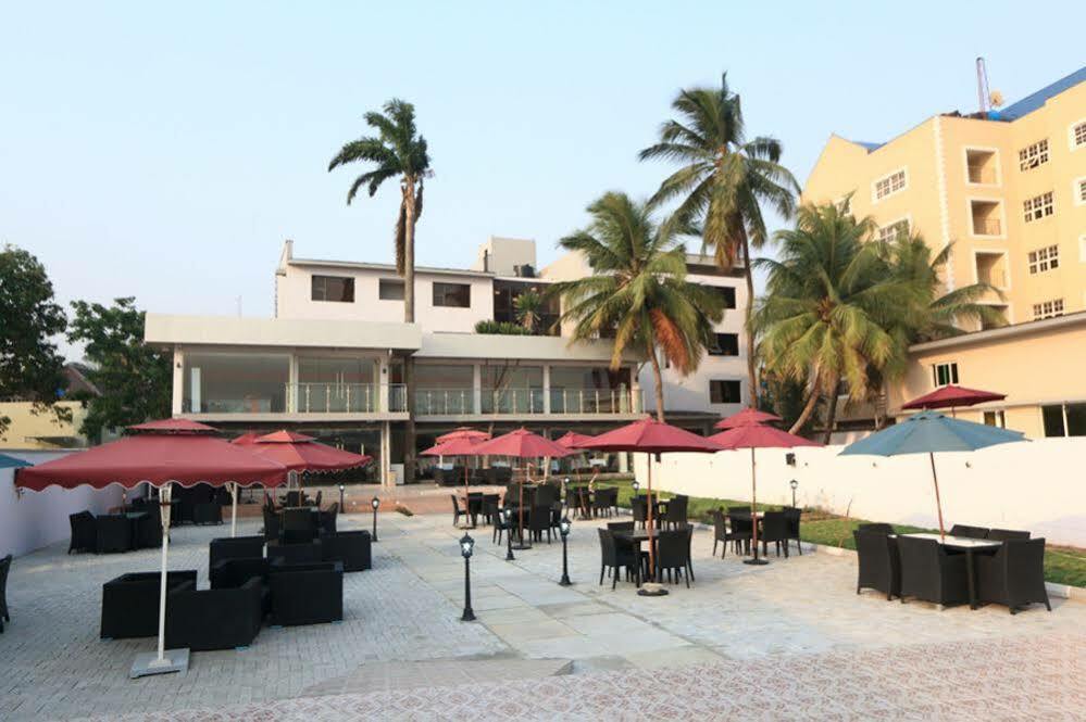 Tivoli Hotel Seafront Ikoyi Aliayabiagba Bagian luar foto