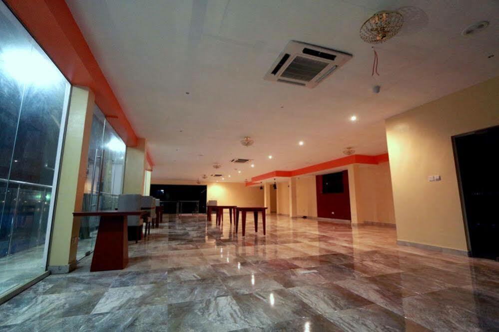 Tivoli Hotel Seafront Ikoyi Aliayabiagba Bagian luar foto